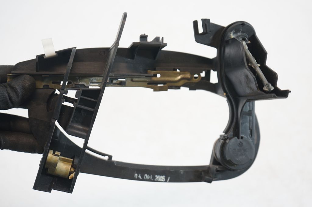 Front door exterior handle/bracket (6)