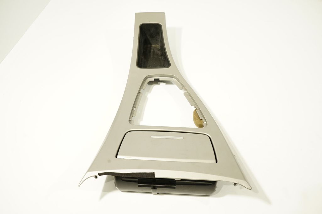 Dashboard glove box trim (5)