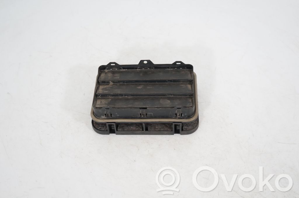 Quarter panel pressure vent (5)