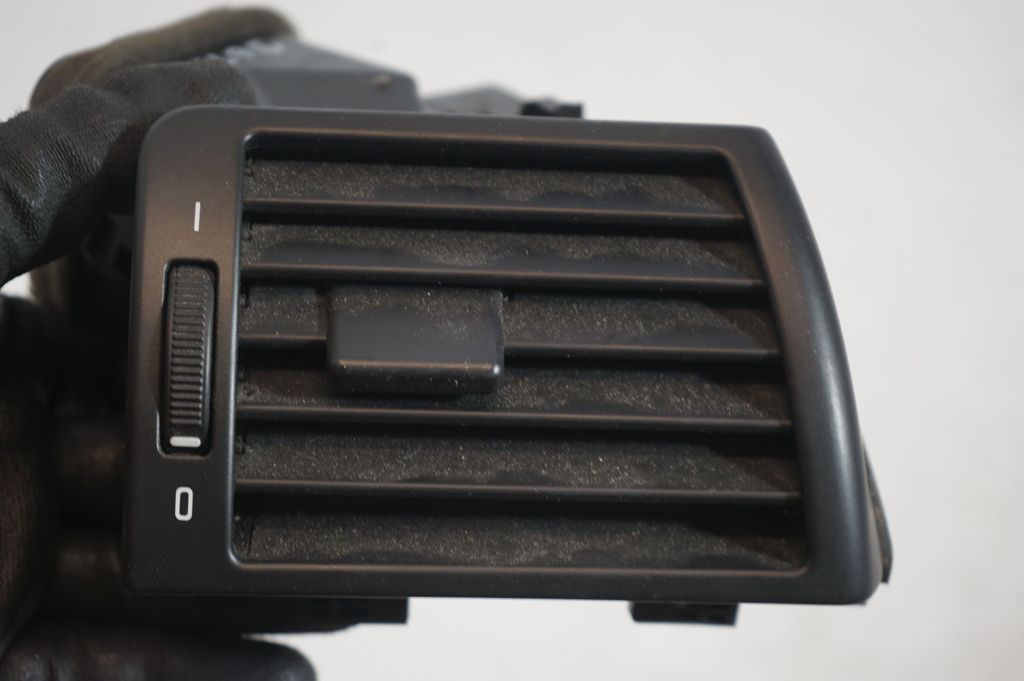 Dashboard side air vent grill/cover trim (7)