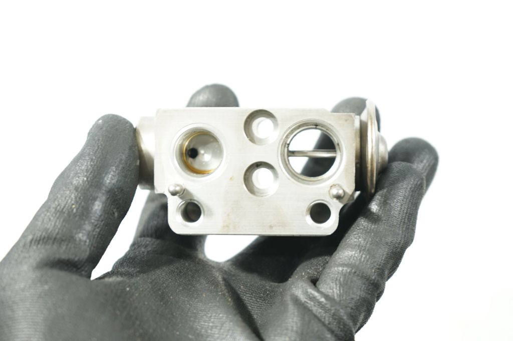 Air conditioning (A/C) expansion valve (7)