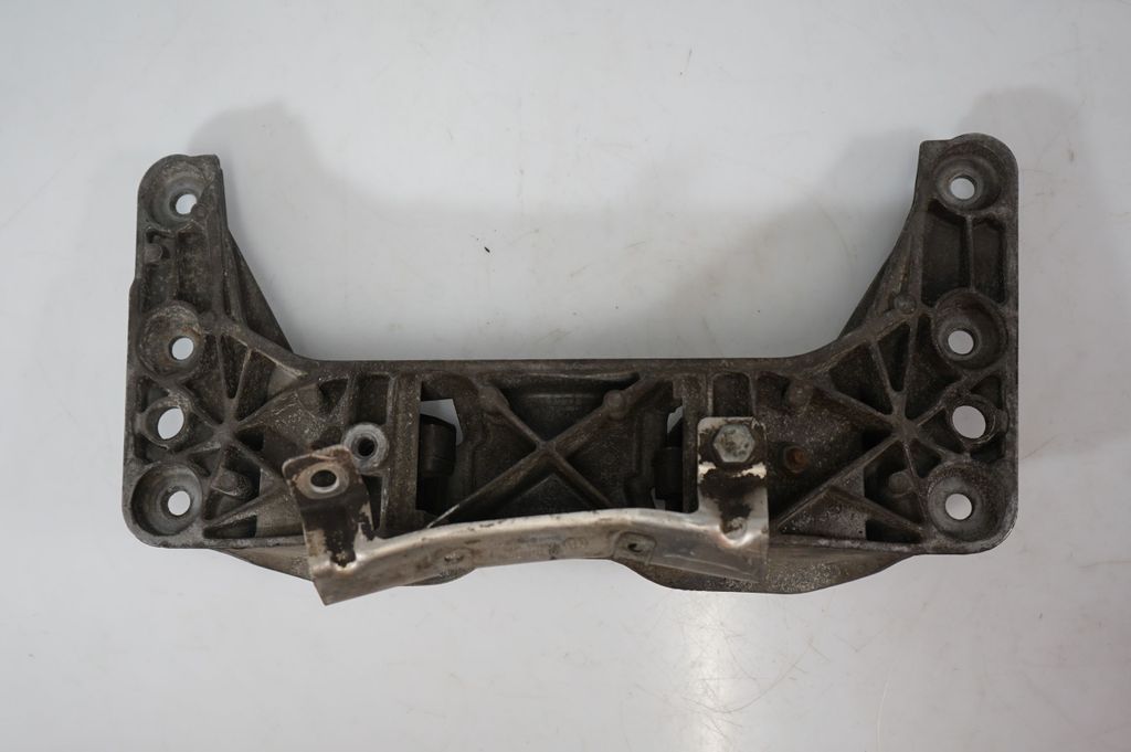 Gearbox mounting bracket (6)