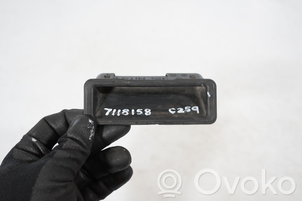 Tailgate/trunk/boot exterior handle (8)