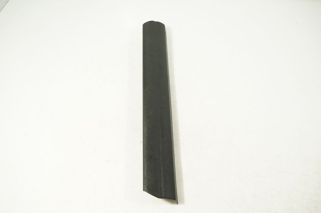 (B) pillar trim (bottom) (4)