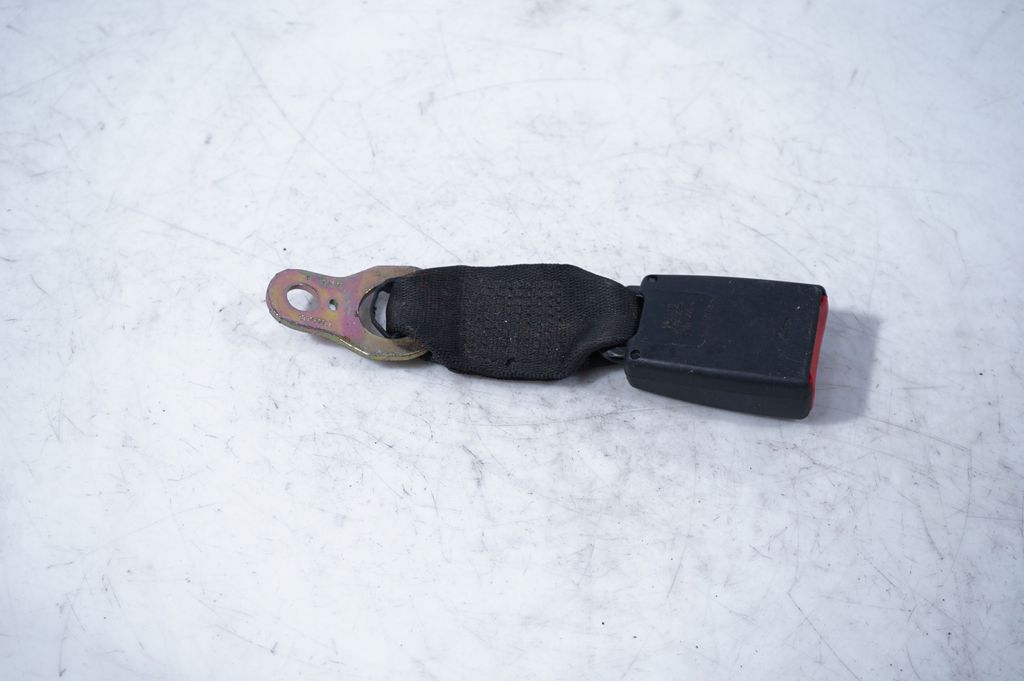 Rear seatbelt buckle (5)