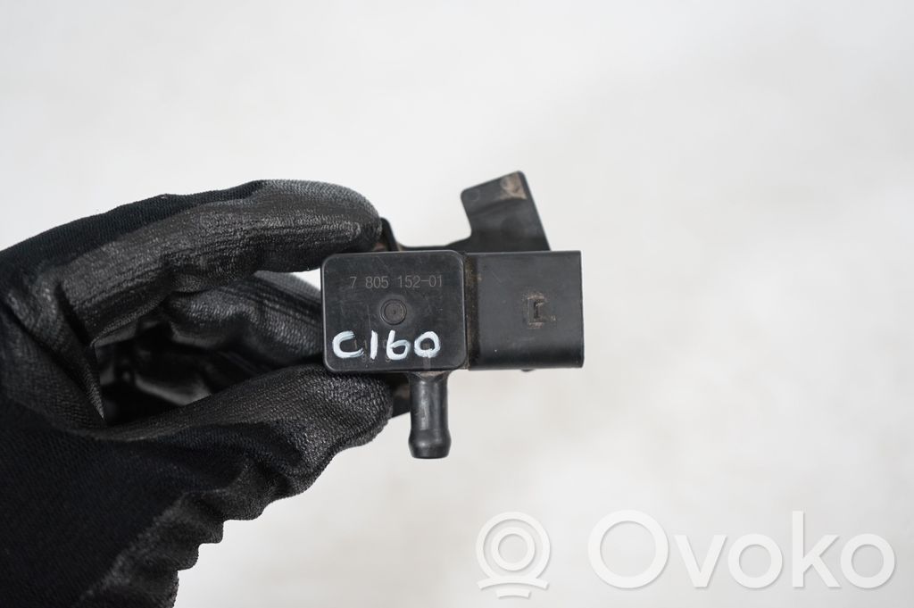 Exhaust gas pressure sensor (8)