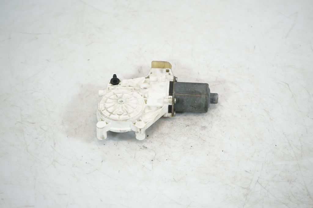 Front door window regulator with motor (5)