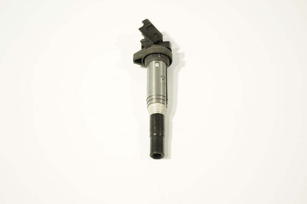 High voltage ignition coil