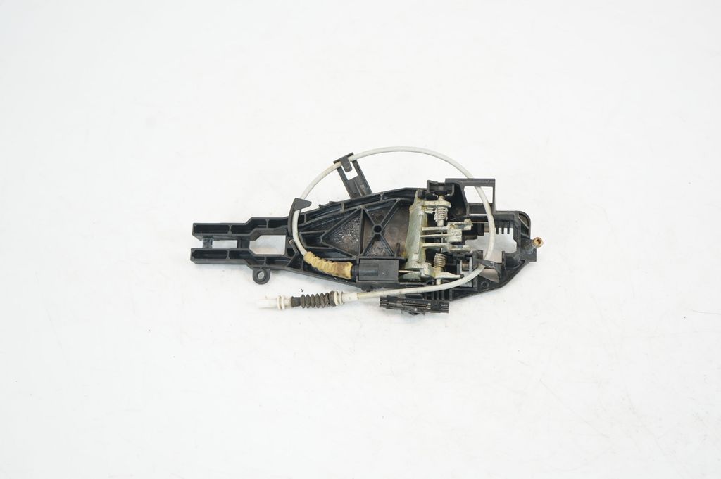 Rear door exterior handle/bracket (5)