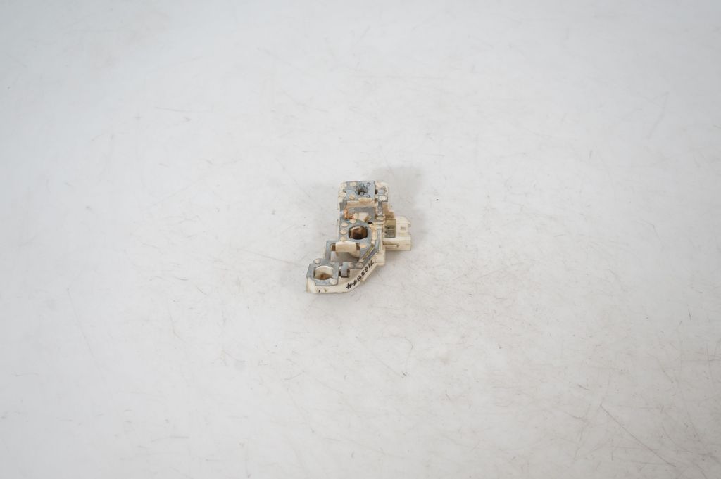 Tail light bulb cover holder (2)