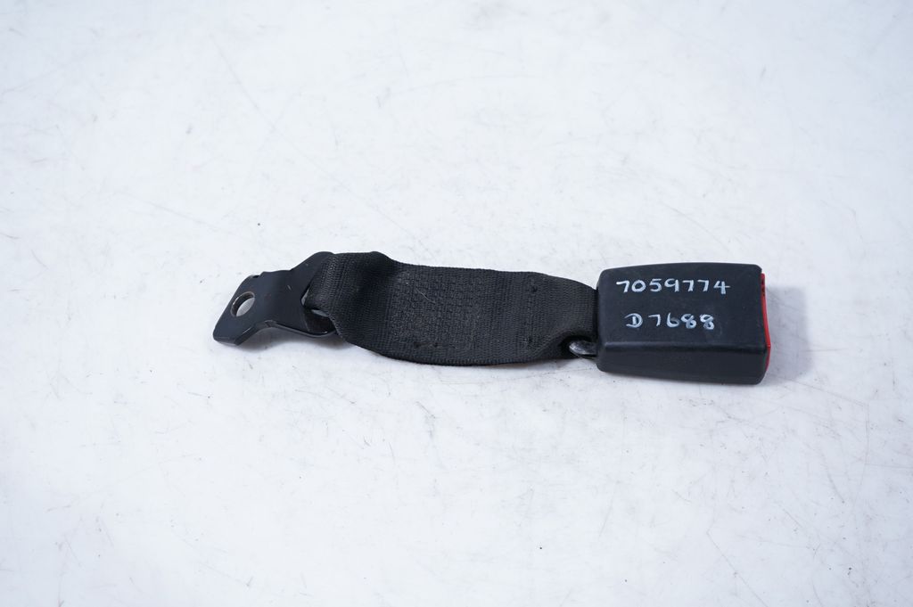Rear seatbelt buckle (5)