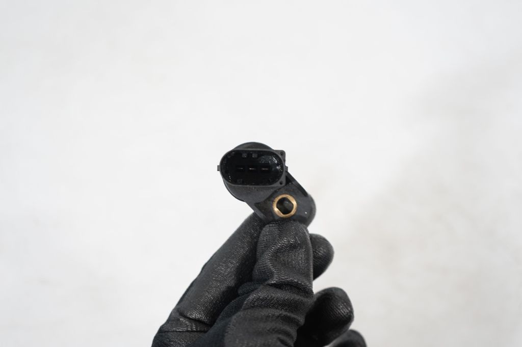 Crankshaft position sensor (6)