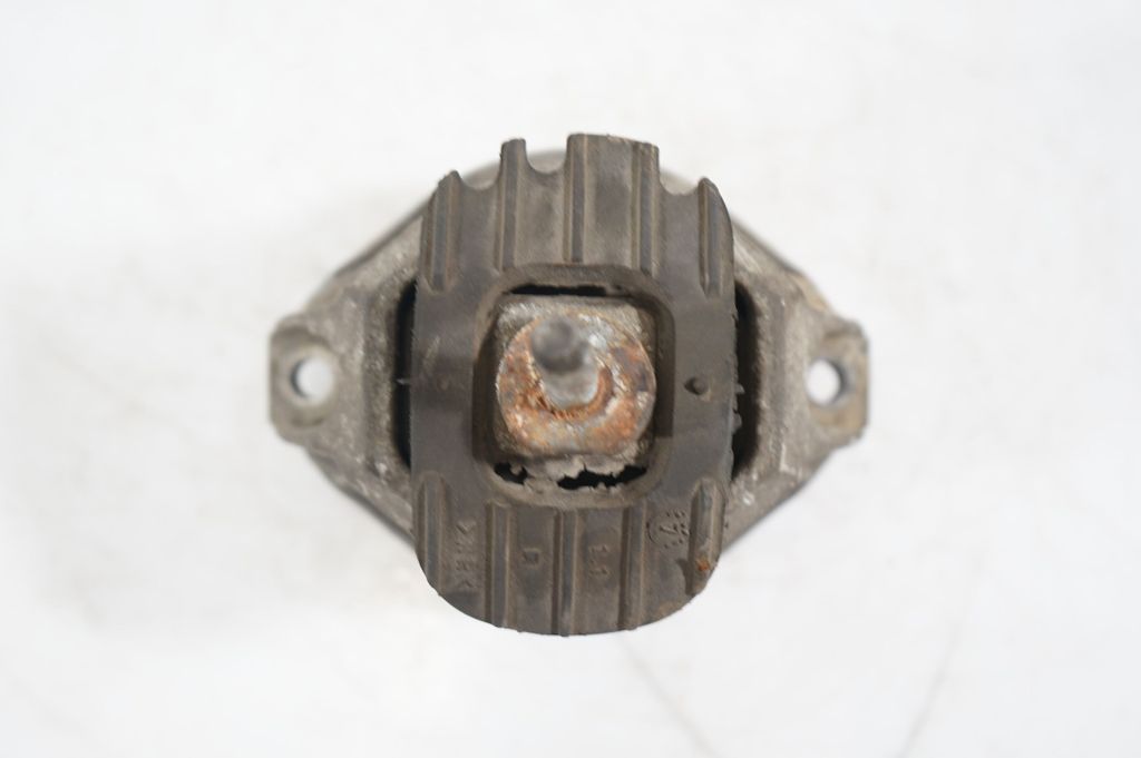 Engine mount bracket (7)