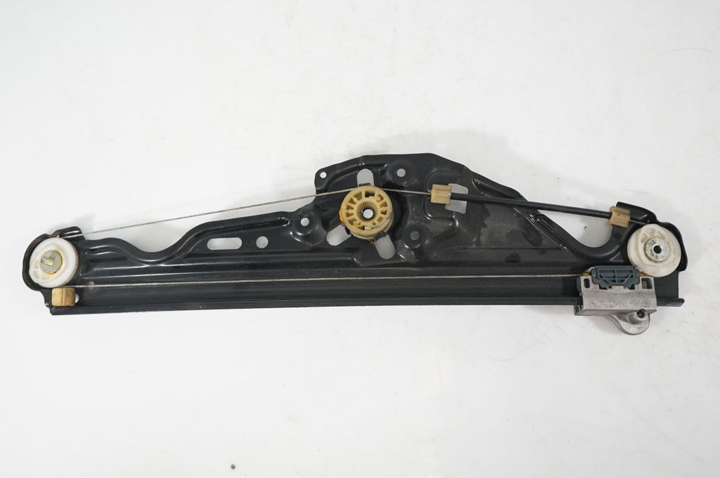 Rear door window regulator with motor (6)