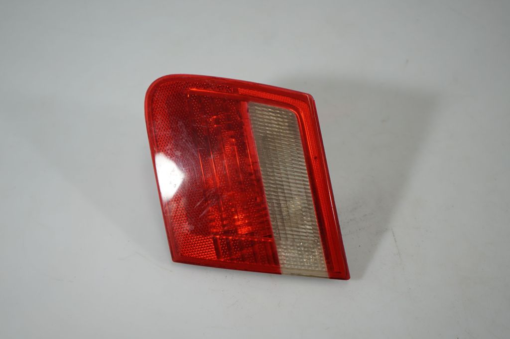 Tailgate rear/tail lights (2)