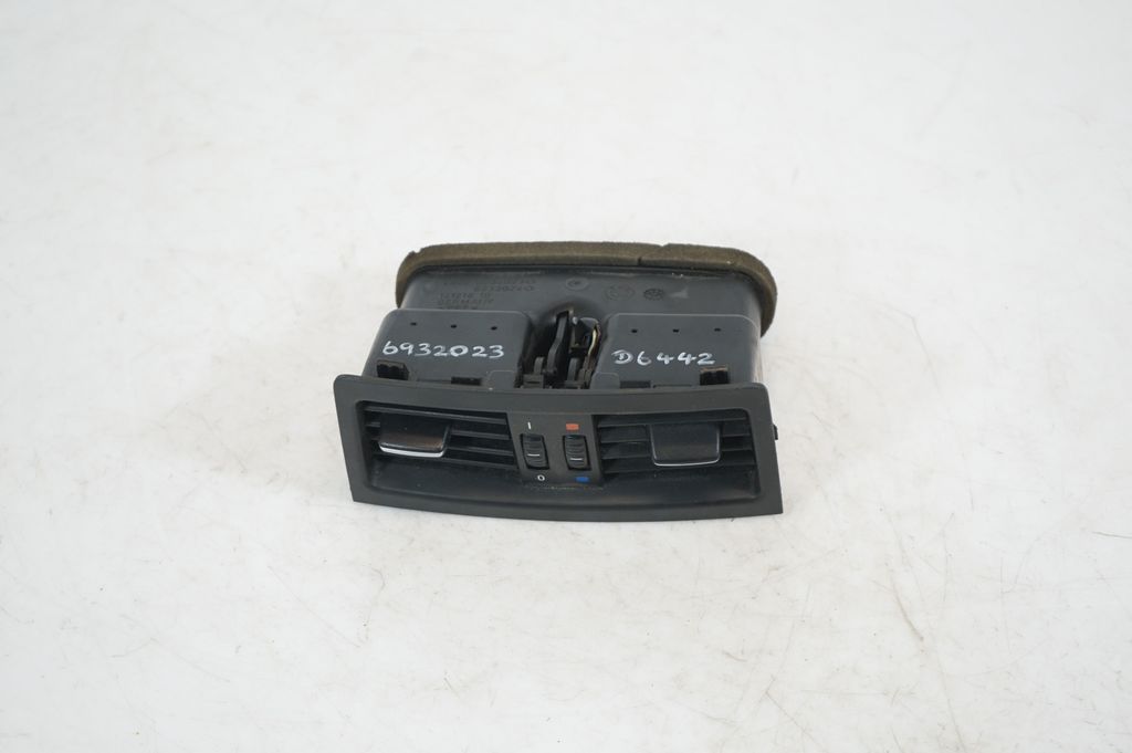 Rear air vent grill (5)