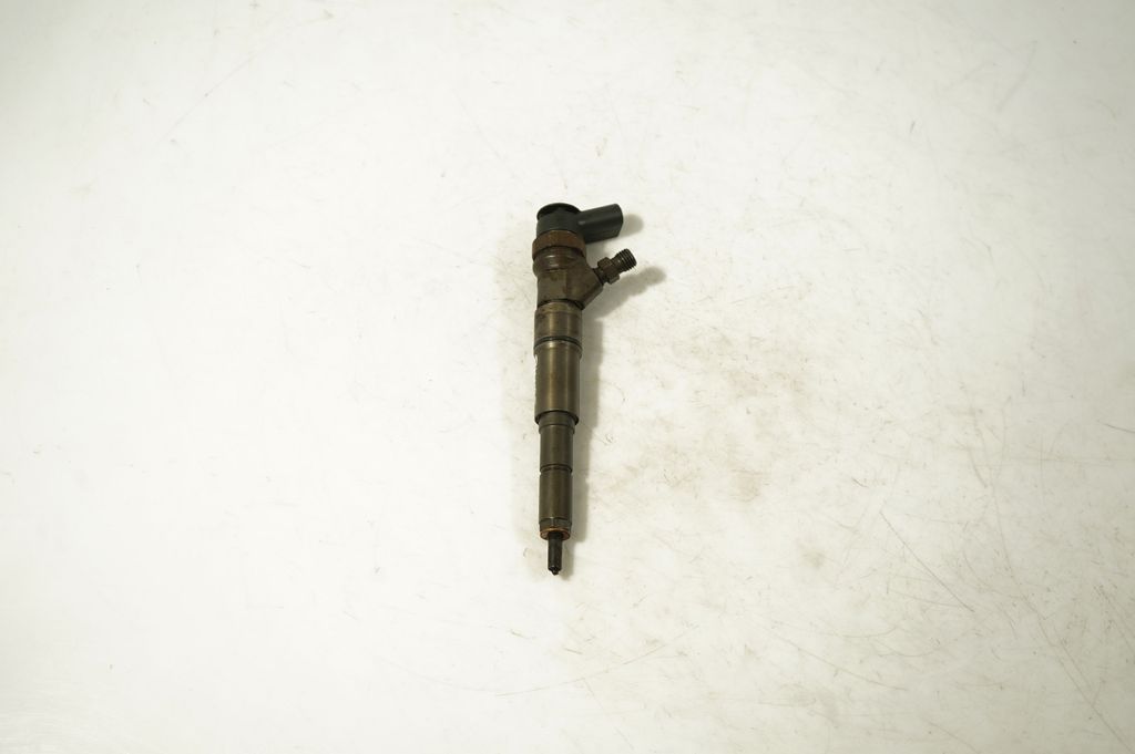 Fuel injector (5)