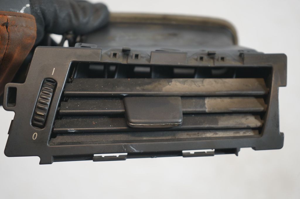 Dashboard side air vent grill/cover trim (6)