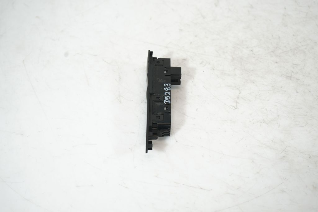 Traction control (ASR) switch (2)