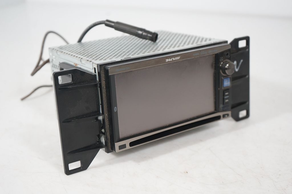 Radio/GPS head unit trim (7)