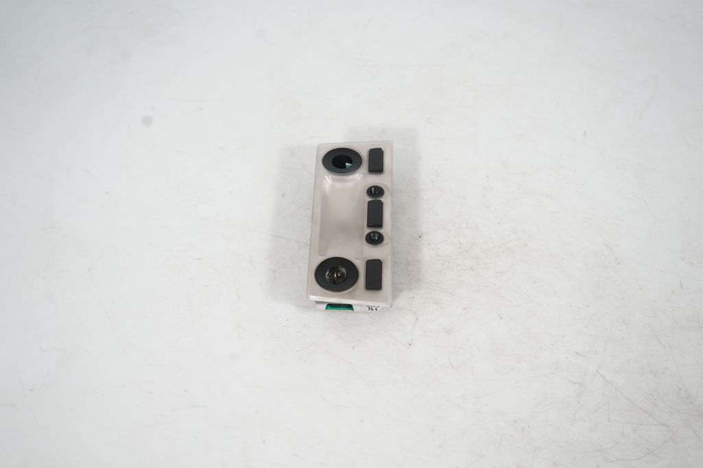 Front seat light (4)