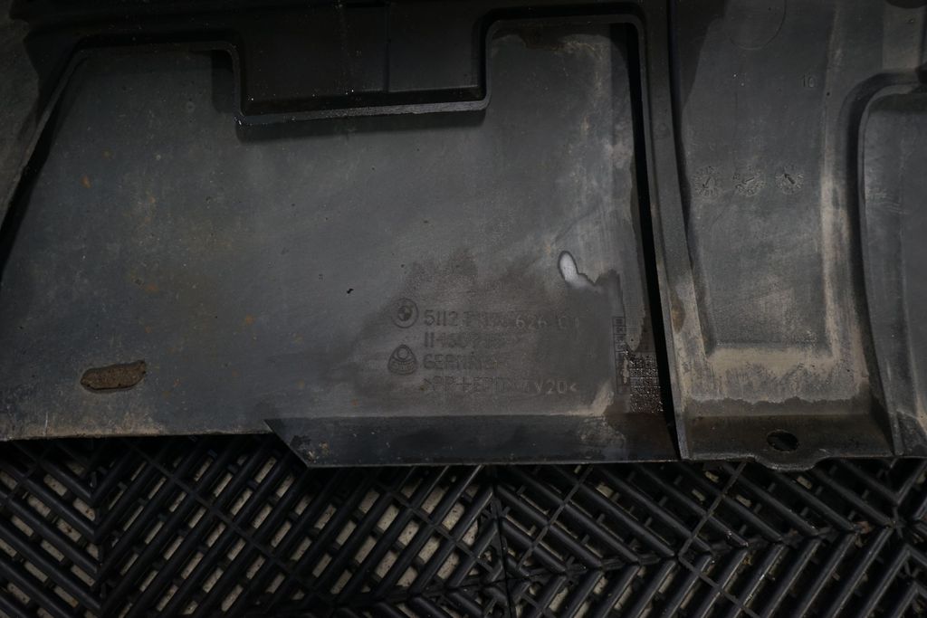 Rear bumper (4)