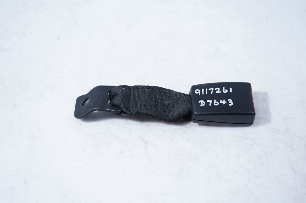 Rear seatbelt buckle