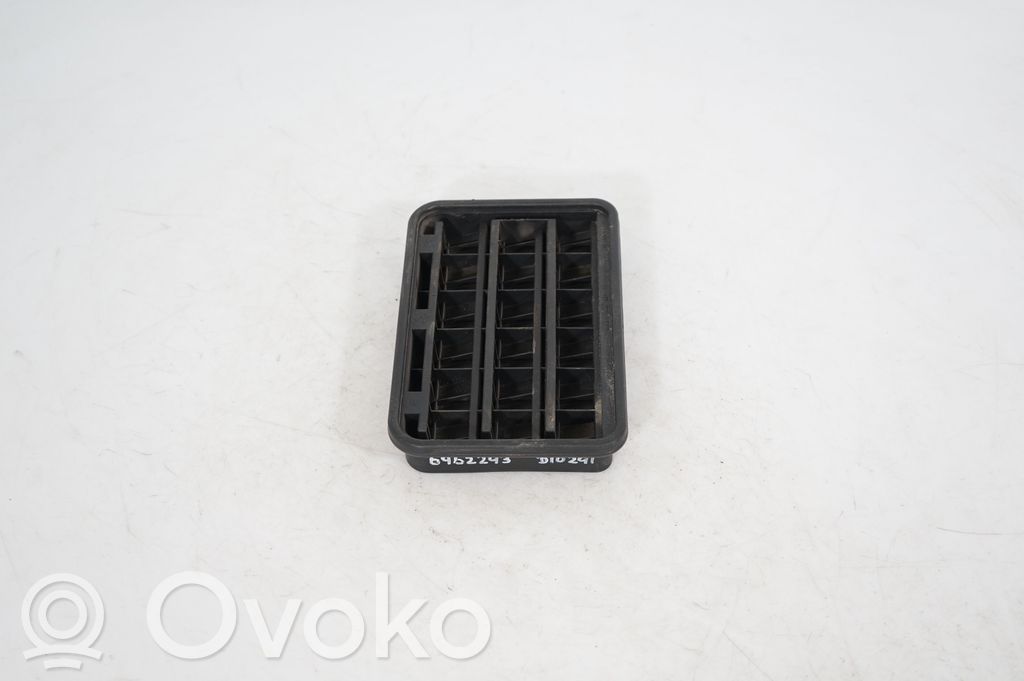 Quarter panel pressure vent (4)