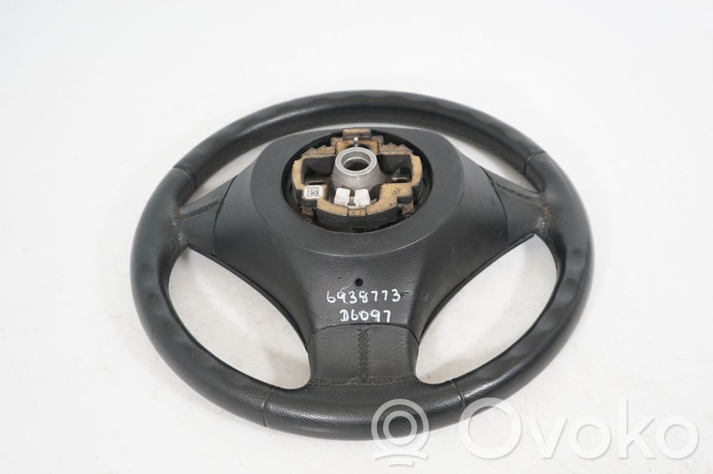 Steering wheel (5)