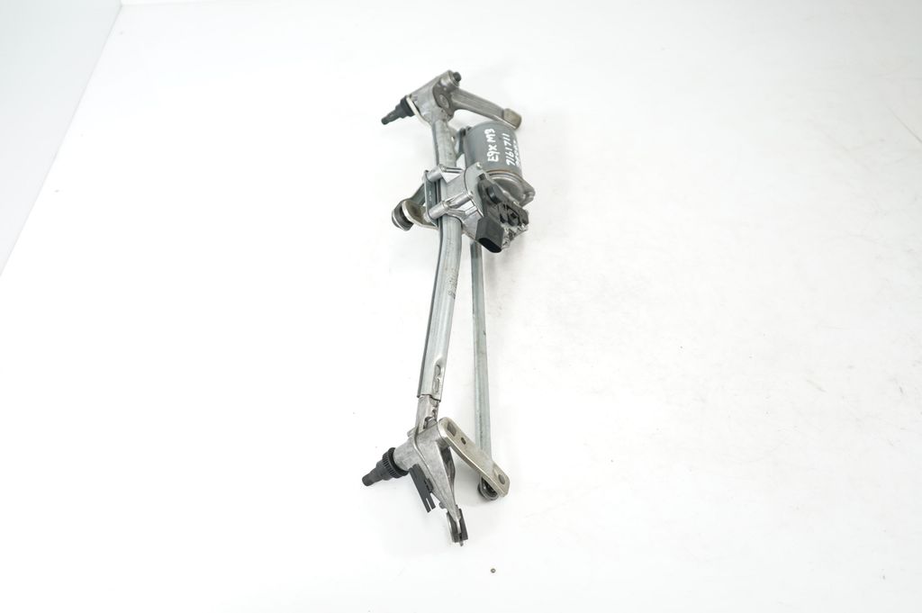 Front wiper linkage and motor (4)