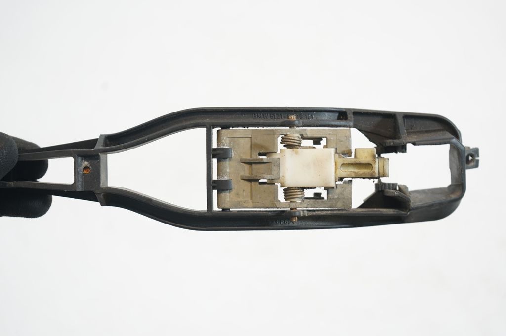 Front door exterior handle (6)