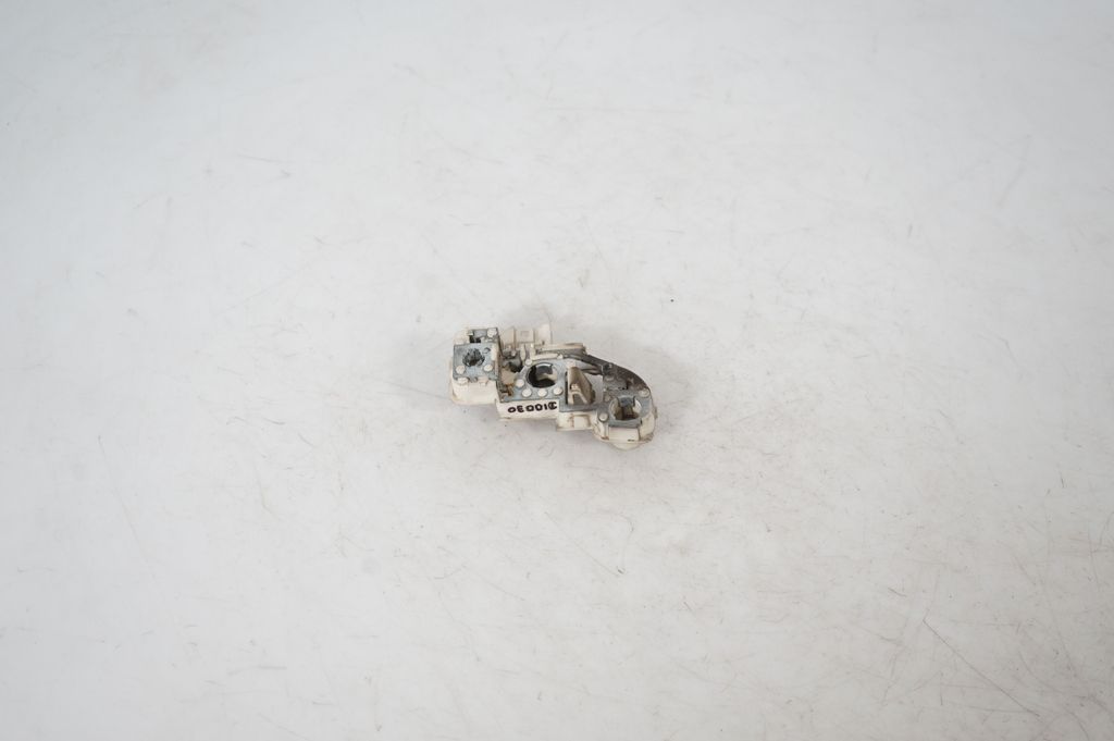 Tail light bulb cover holder (3)