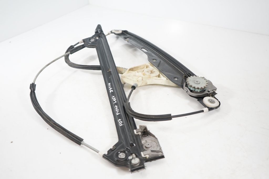 Front door window regulator with motor (7)