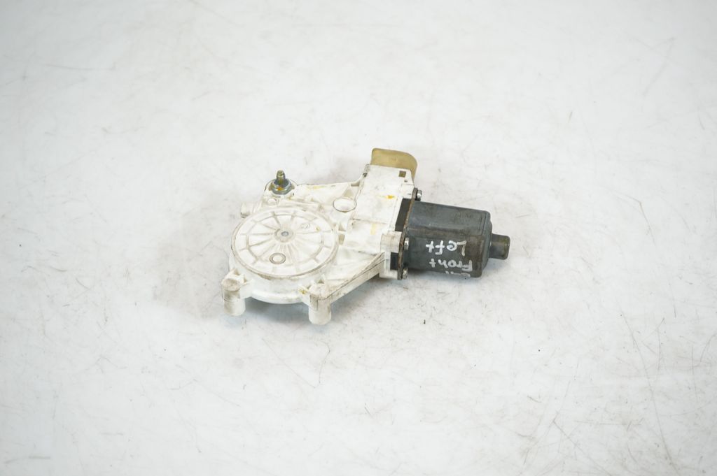 Front door window regulator with motor (5)