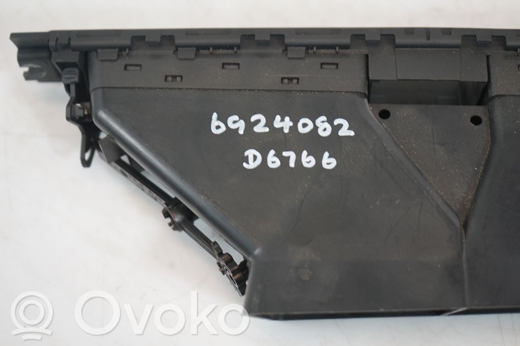 Dash center air vent grill (10)