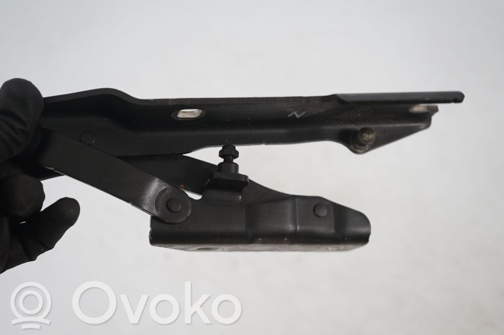 Engine bonnet/hood hinges (6)