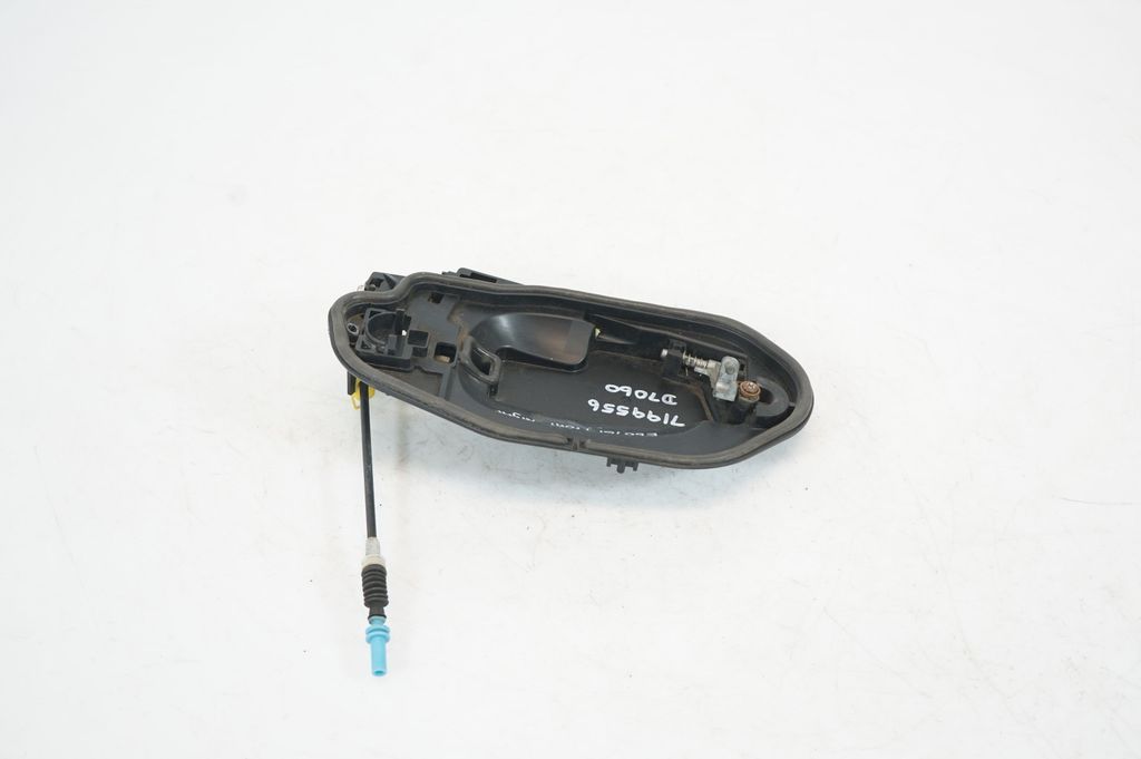 Front door exterior handle (3)