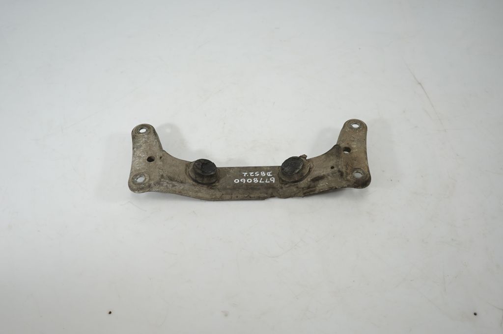 Gearbox mounting bracket (3)