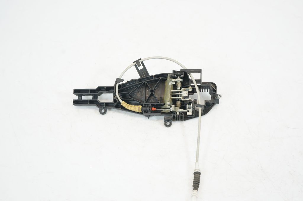 Rear door exterior handle/bracket (5)