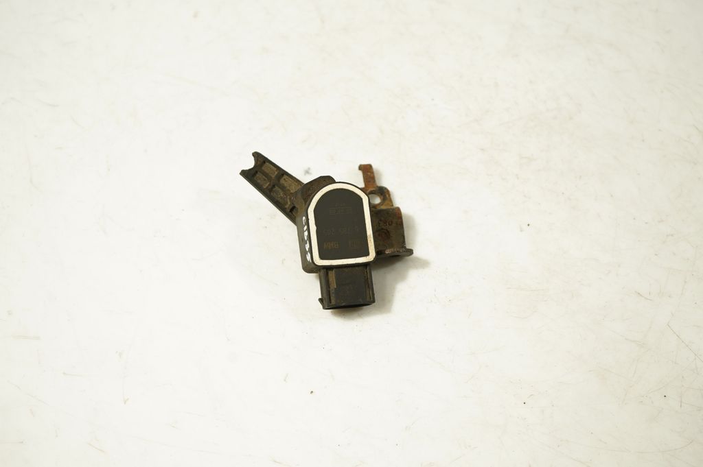 Headlight/headlamp level sensor