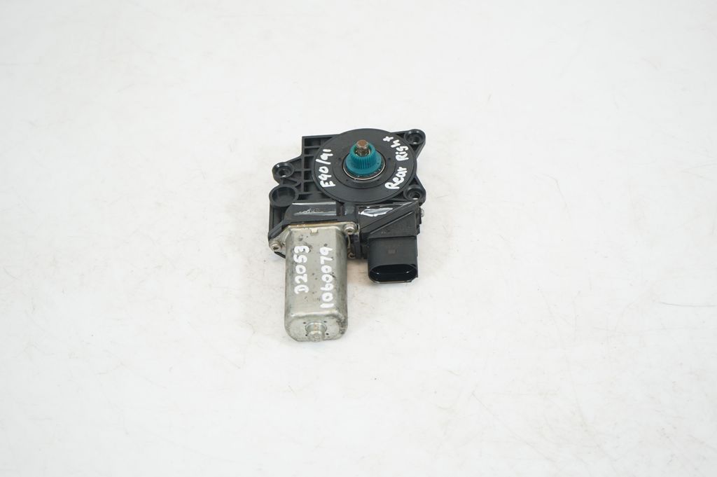 Rear door window regulator with motor (4)