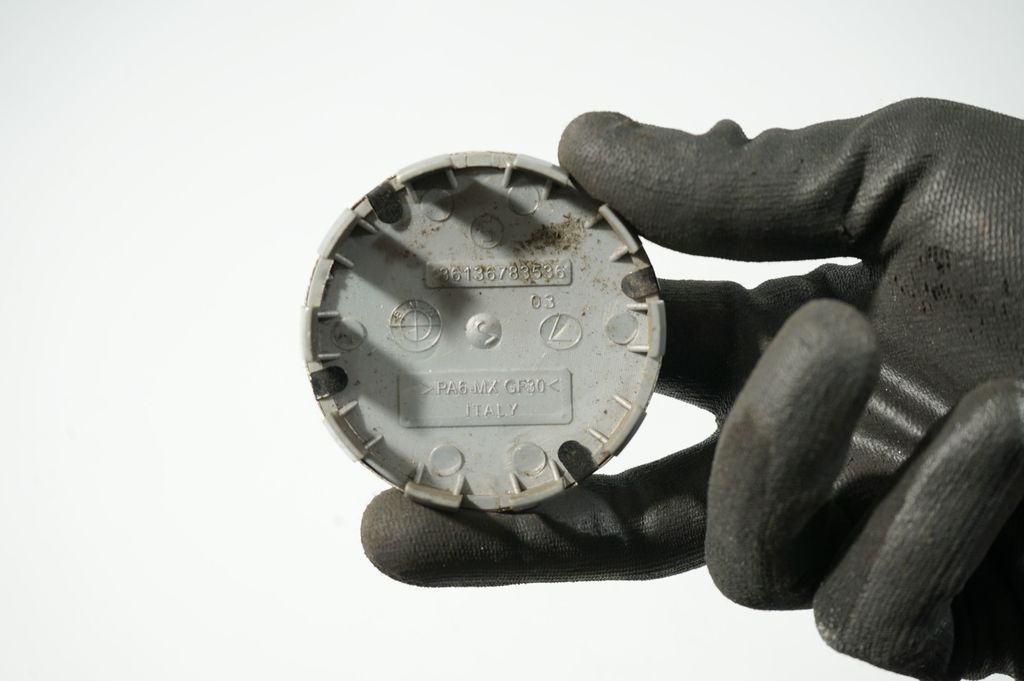 Manufacturer badge logo/emblem