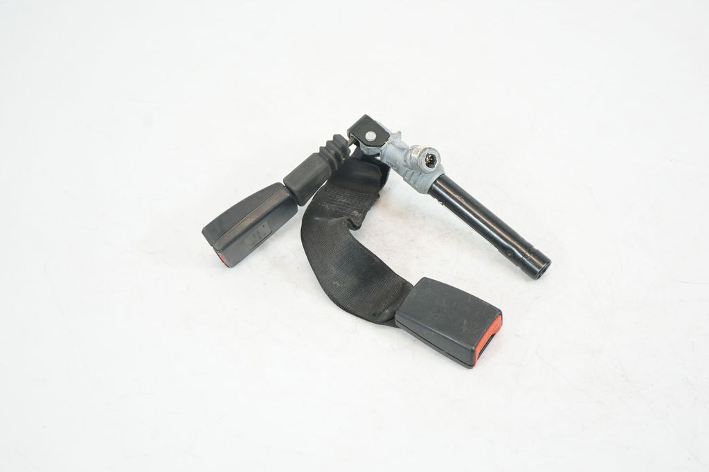 Rear seatbelt buckle (4)