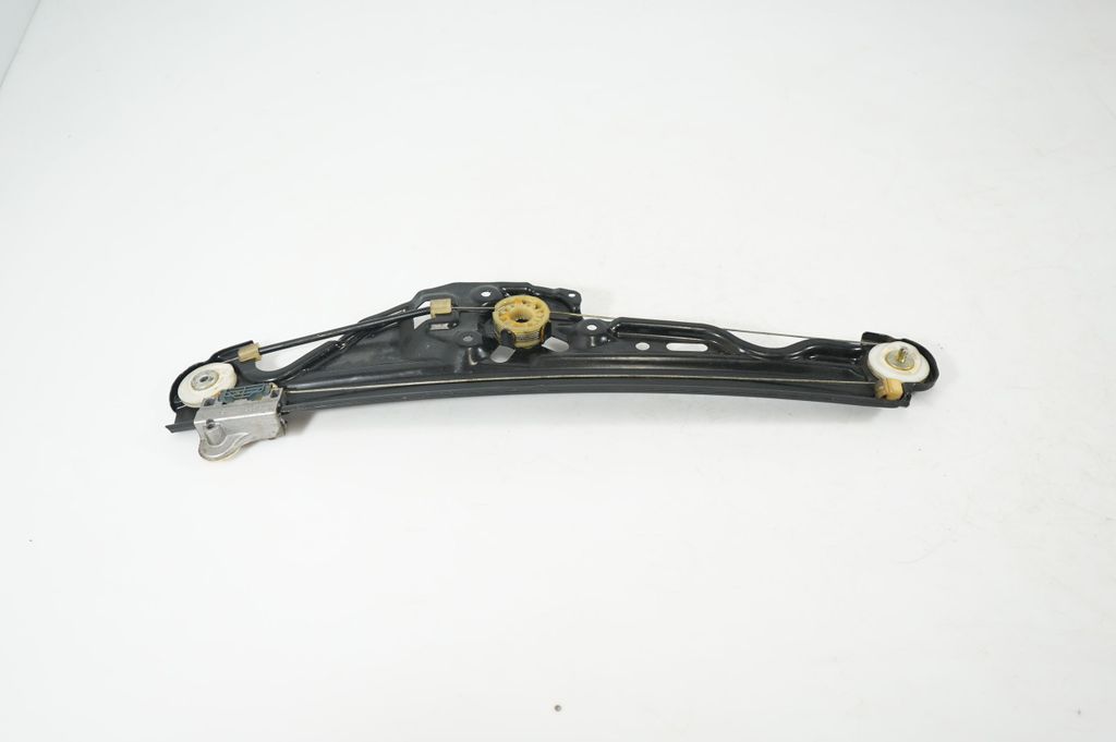 Rear door window regulator with motor (5)