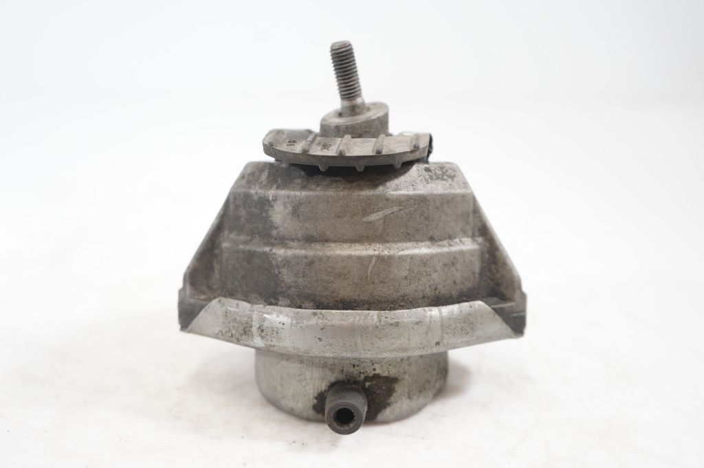 Engine mount bracket (5)