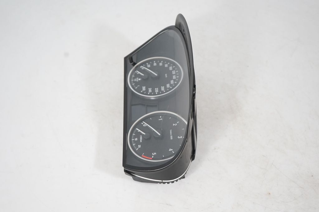 Speedometer (instrument cluster) (2)