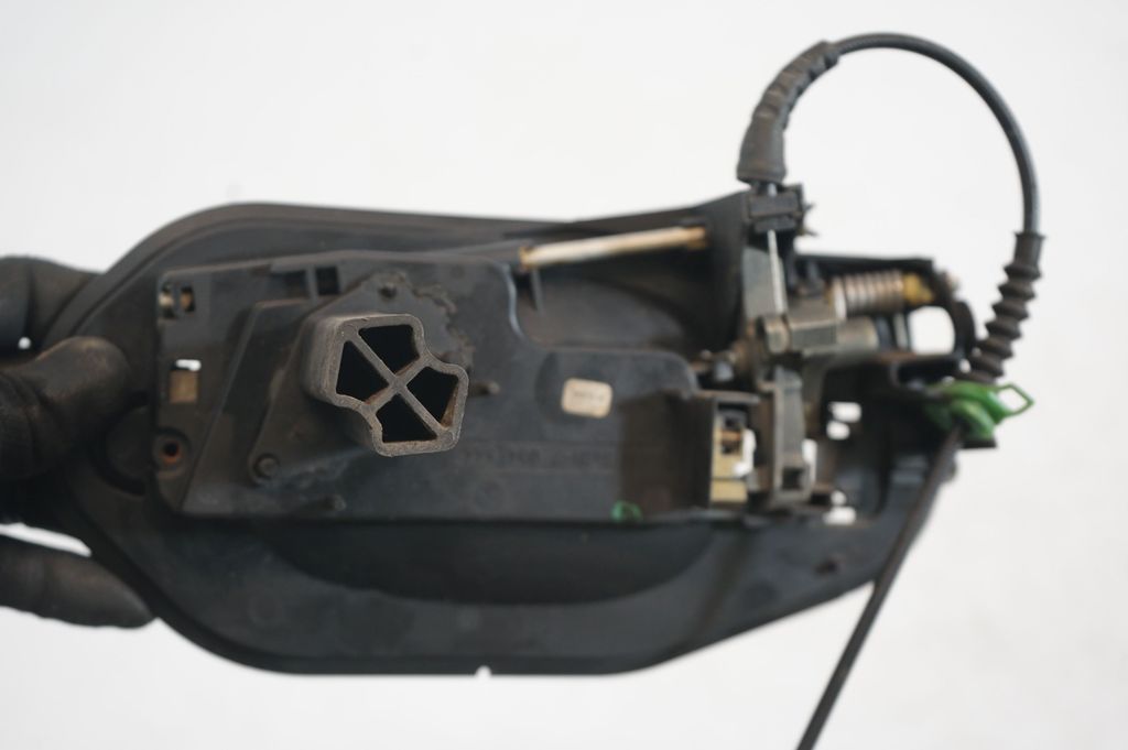 Rear door exterior handle (6)