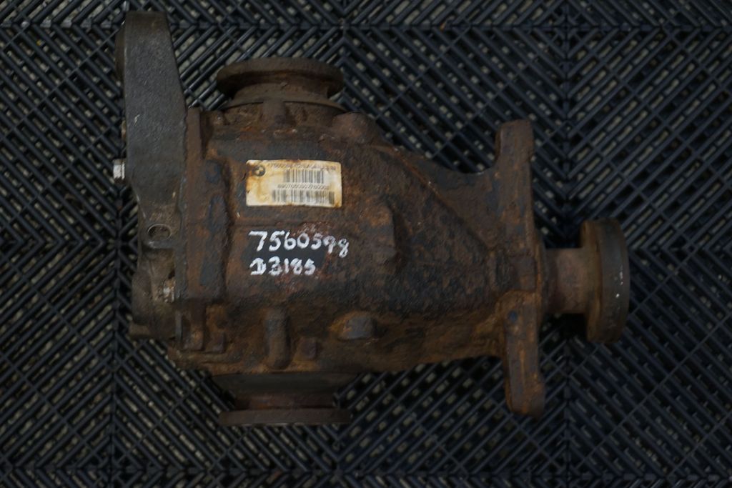 Rear differential (6)