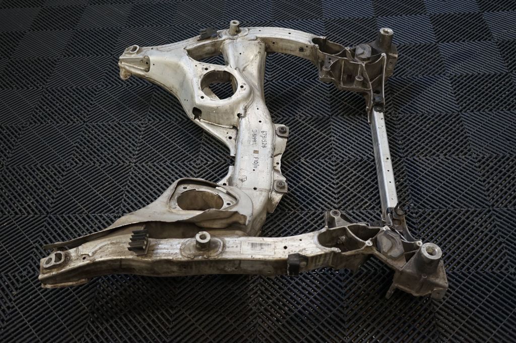 Front subframe (2)
