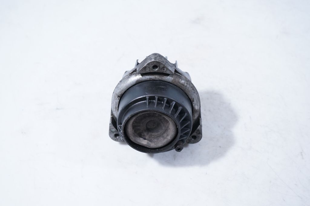Engine mount bracket (5)